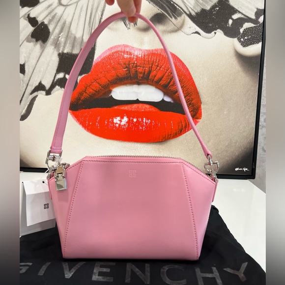 GIVENCHY XS Antigona Box Bag - Picture 3 of 16